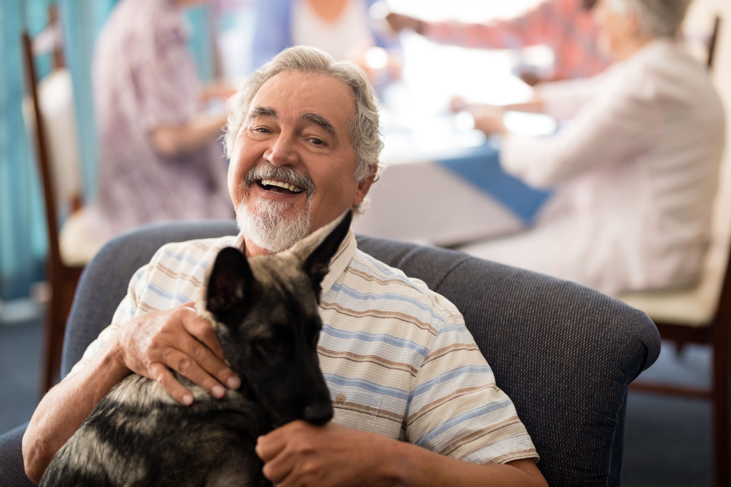 Benefits of Having a Pet During Retirement | Sunscape pet friendly assisted living
